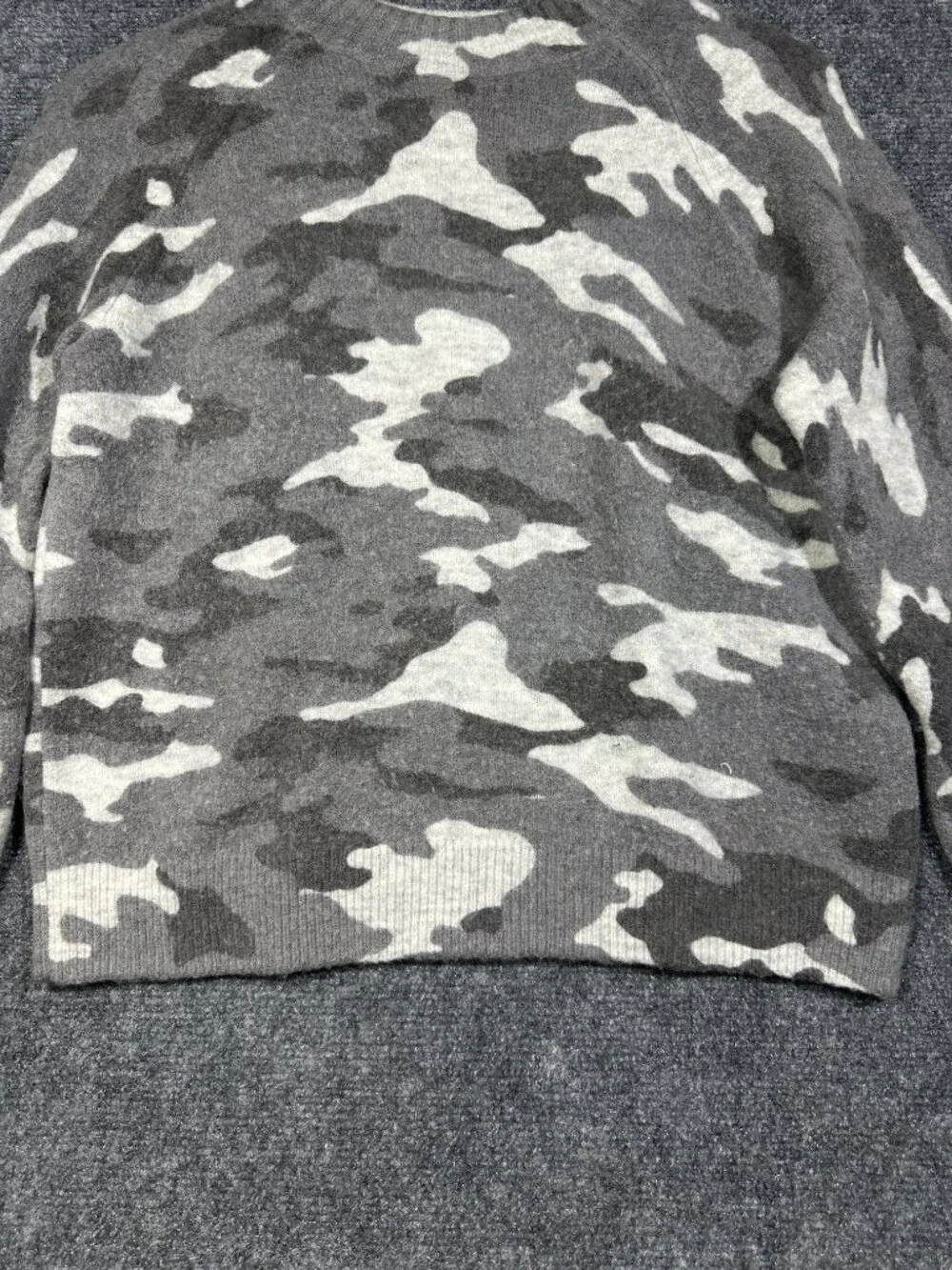 Banana Republic Sweater Womens Medium Gray Camouflage Ribbed Hem Pullover